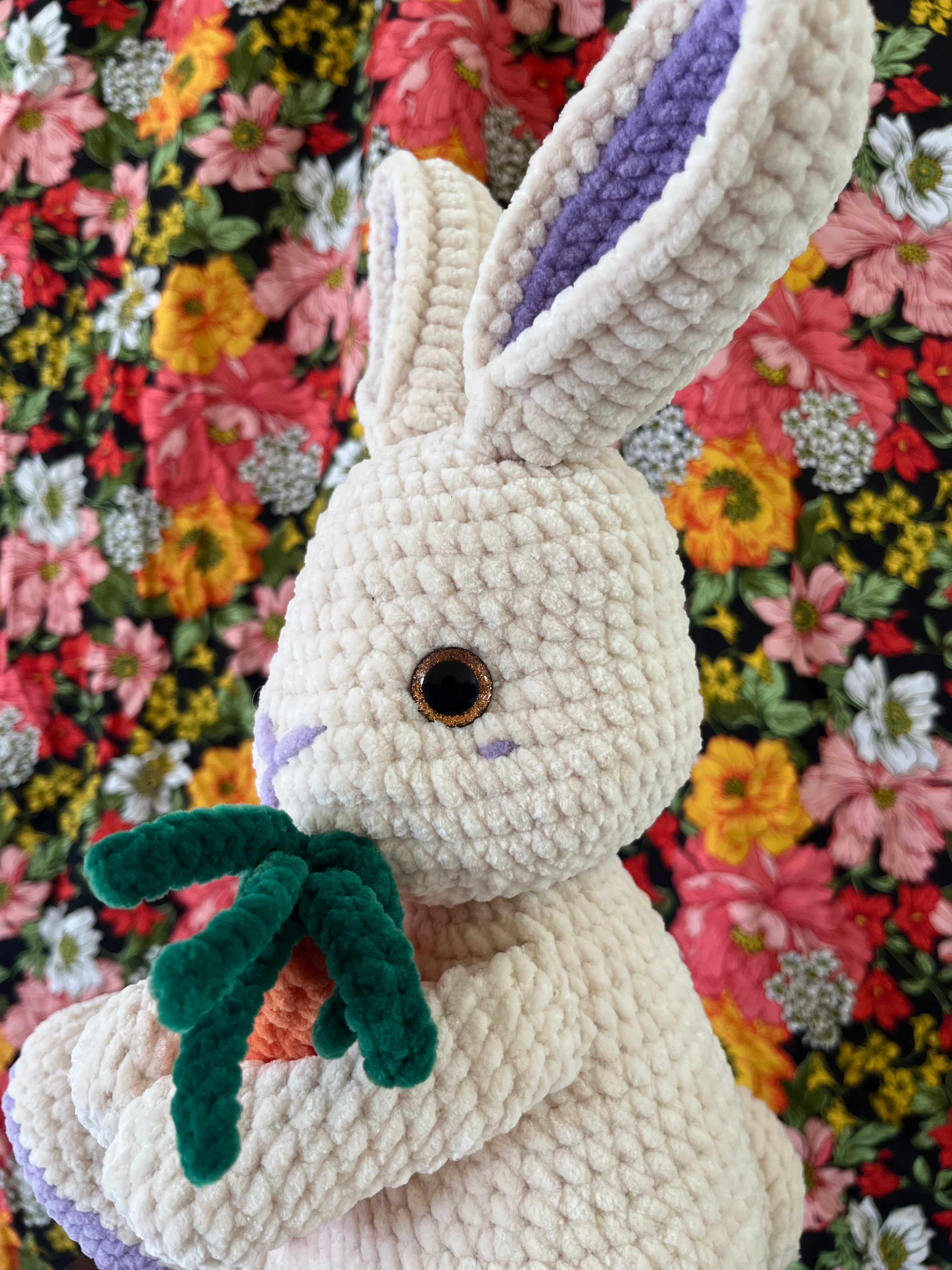 Lapin crème et sa carotte