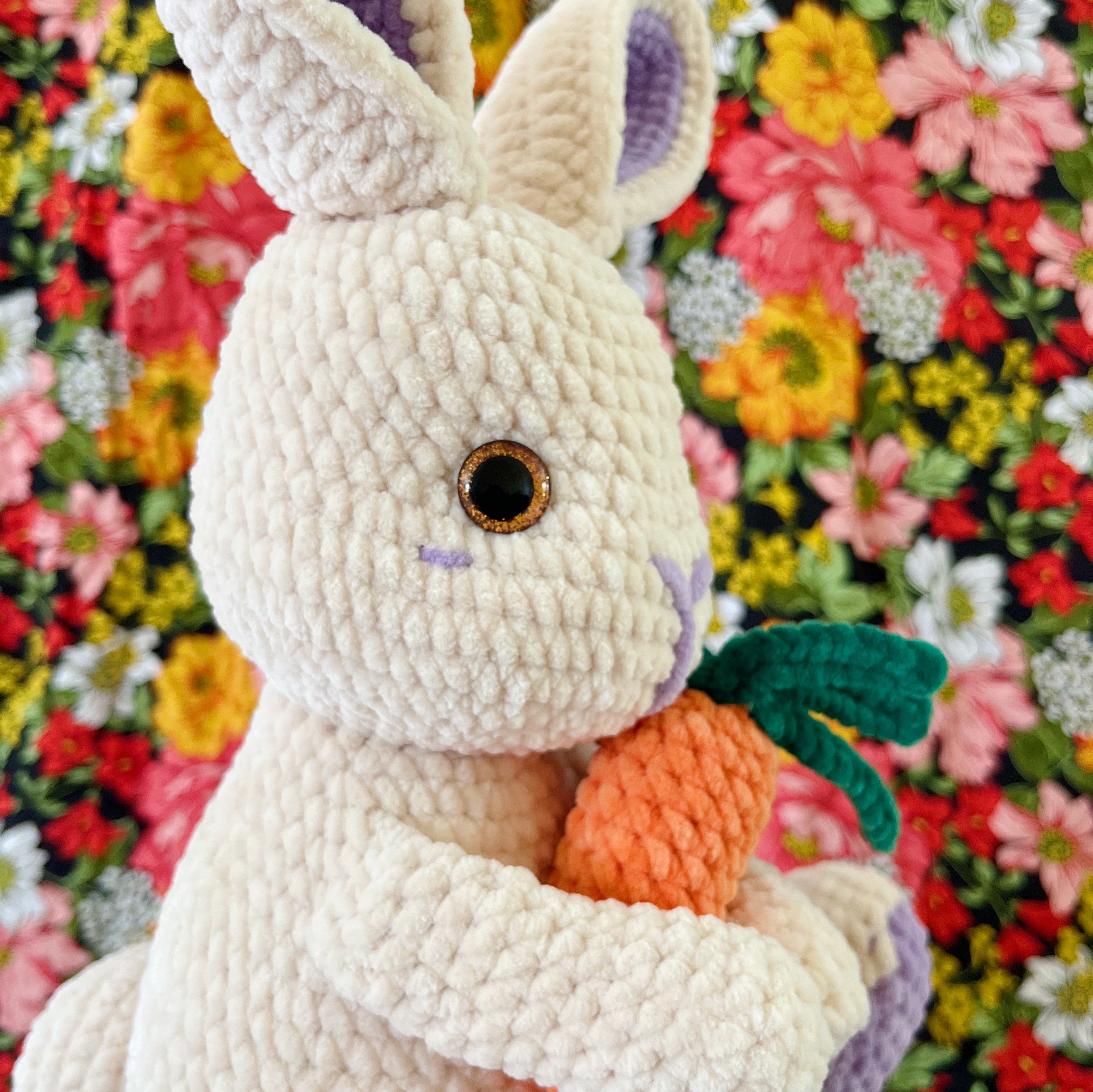 Lapin crème et sa carotte